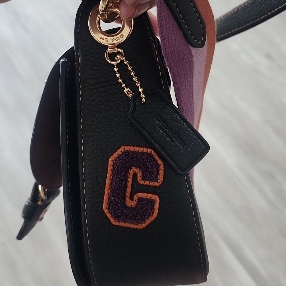 Coach Kleo Shoulder Bag 17 Limited Edition NYC Patches - Picture 8 of 16